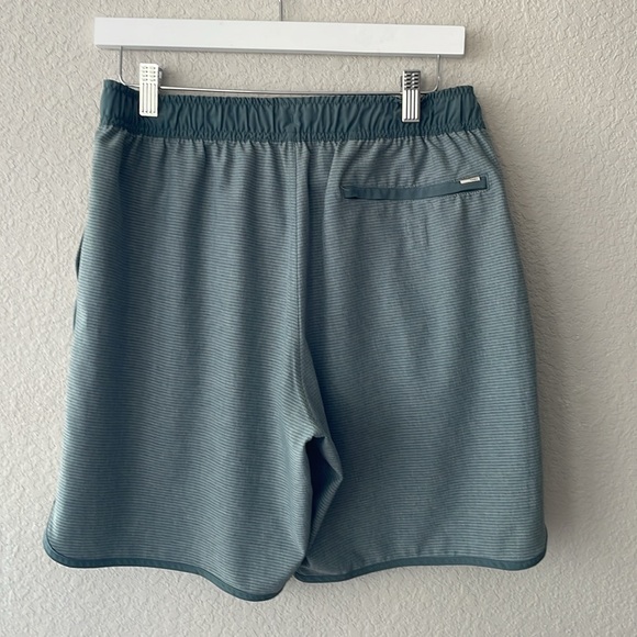 Vuori Banks short 7” - Picture 8 of 9